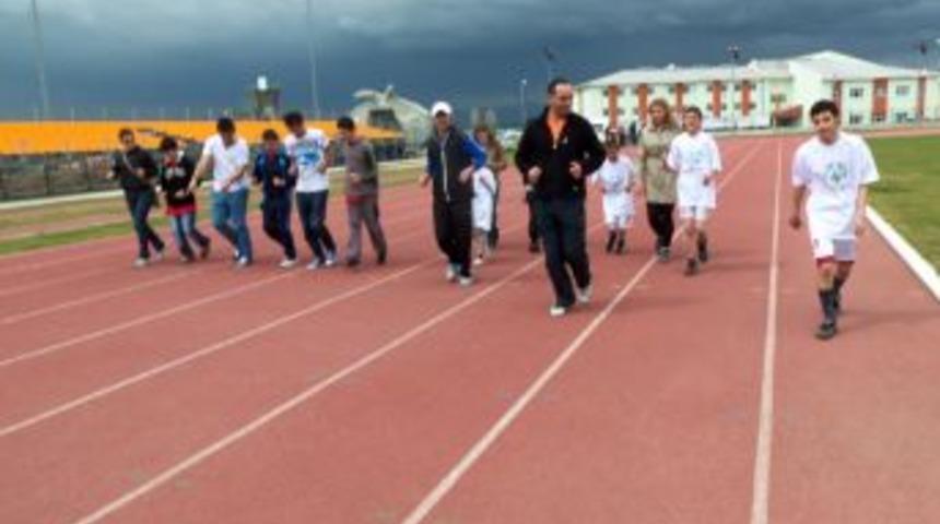 Koşabiliyorken Koşup Engelleri Aştılar