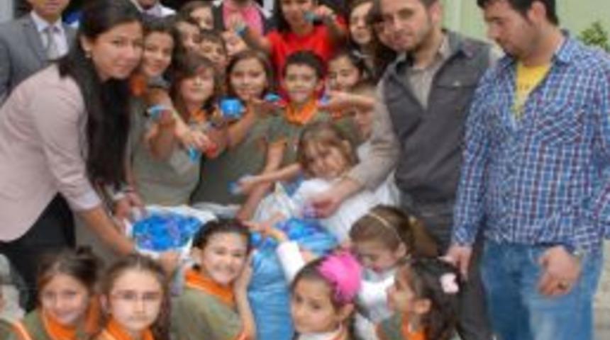 Minik Ellerden 250 Kilogram Kapak