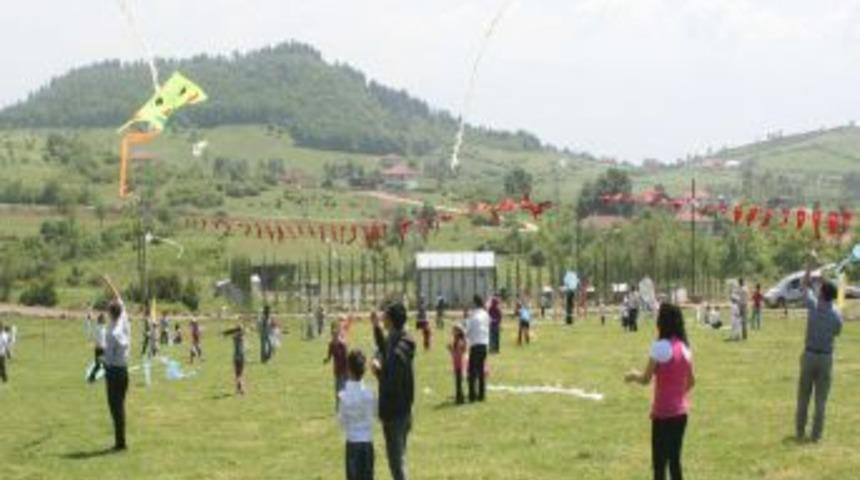 D&uuml;zce'de U&ccedil;urtma Şenliği