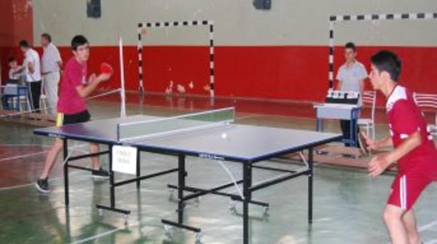 Kozan'da Liselerarası Masa Tenisi Turnuvası