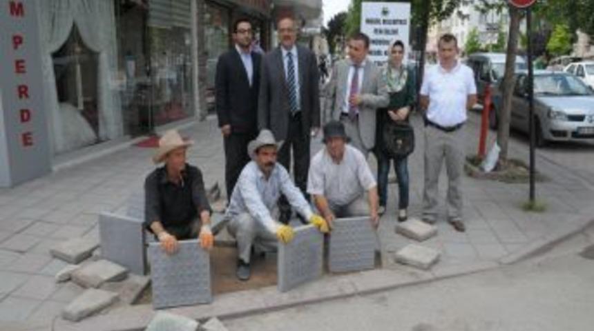 İneg&ouml;l Belediyesi Mimari Engelleri Ortadan Kaldırıyor