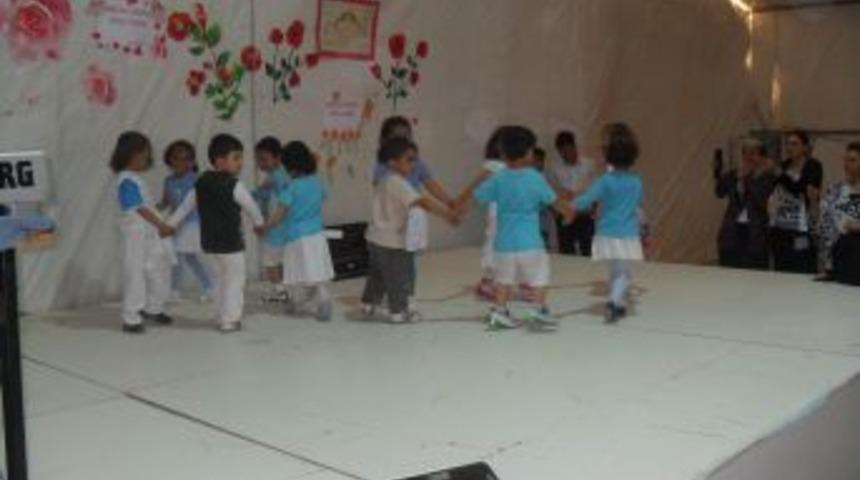 Depremzede Minikler Eğlendirdi