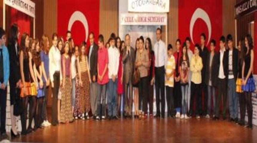 Otogargara Gkv'de Sahnelendi