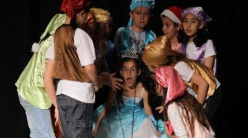 100 &Ccedil;ocuk Sanatla Tanıştı