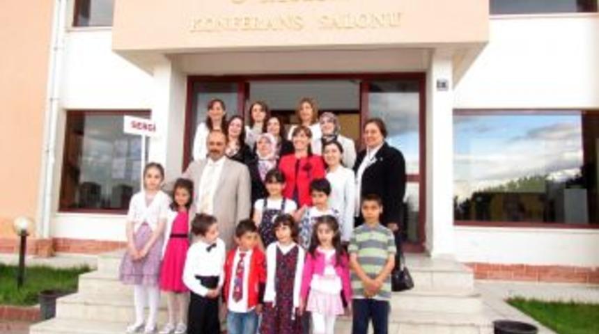 KAS&Uuml;SEM Kursiyerlerinin Seramik Sergisi Beğeni Kazandı