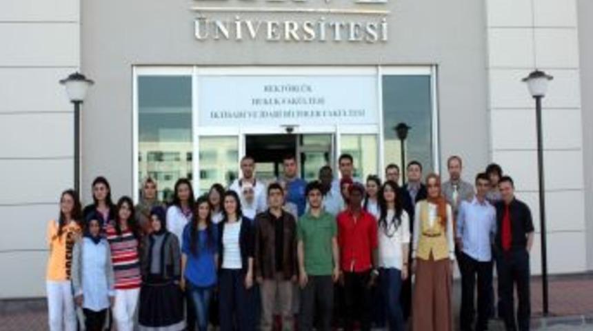 Zirve &Uuml;niversitesi 27 &Ouml;ğrencisini 27 Mayıs'ta Amerika'ya G&ouml;nderiyor