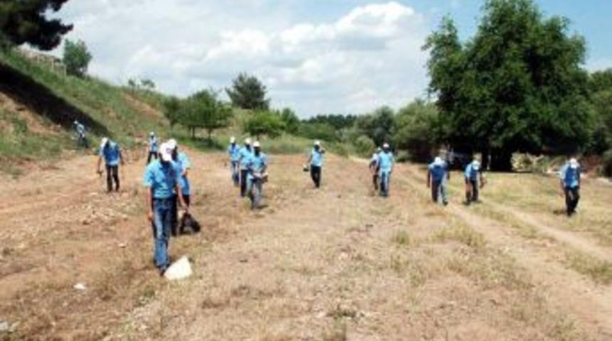 Beşpınar Mesire Alanında &Ccedil;evre Temizliği