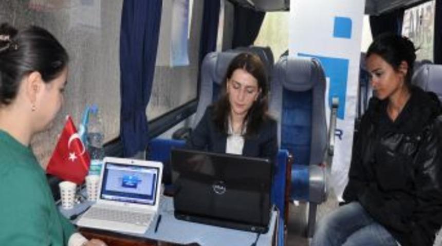 İşkur Tanıtım Otob&uuml;s&uuml; G&uuml;m&uuml;şhane'de