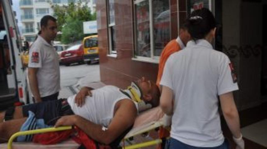 Motosikletli Gen&ccedil; Polis Otosuna &Ccedil;arptı