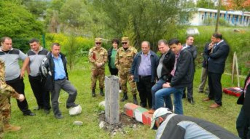 G&uuml;rcistan İle T&uuml;rkiye Arasındaki Sınır Taşları Yenileniyor