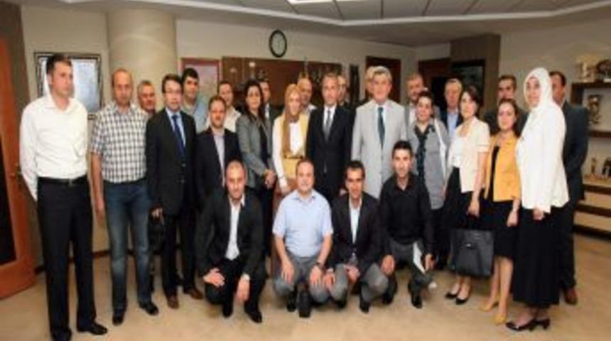 Karaosmanoğlu, Ak Parti Derince İl&ccedil;e Teşkilatını Ağırladı