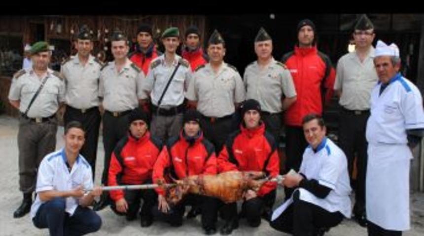 Jandarma, Uludağ&rsquo;da Kışın Kaybolan 53 Kişinin Imdadına Yetişti