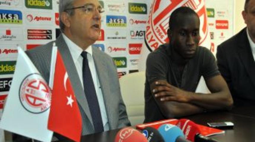 Medical Park Antalyaspor, Partizan'ın Golc&uuml; Oyuncusu Diarra Ile Anlaştı