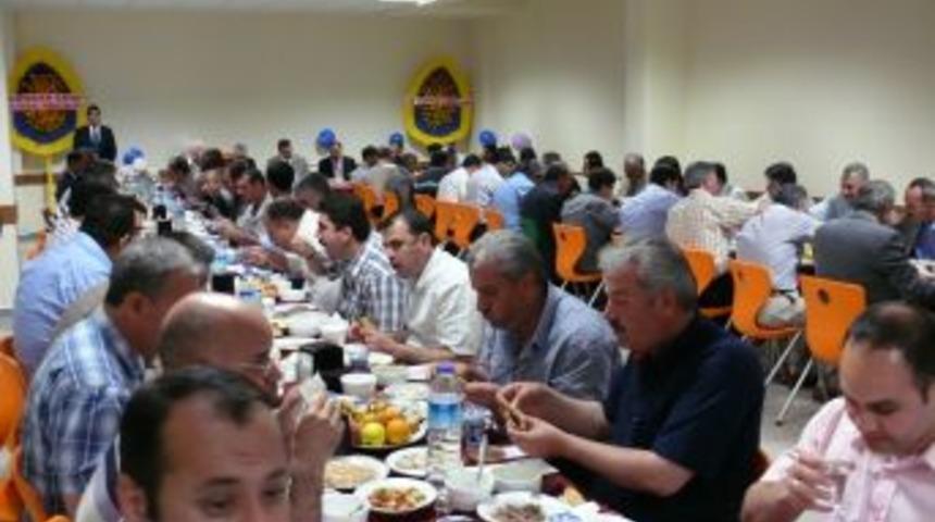 Kimse Yok Mu'nun Yemeğinde Birlik Beraberlik Mesajları Verildi