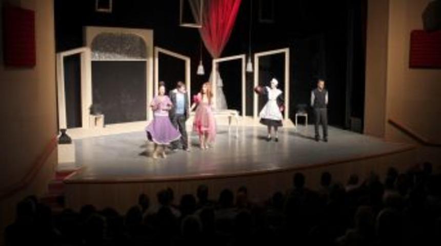 "hacı Yatmaz" İsimli Komedi Oyunu Kilis'te Sahnelendi