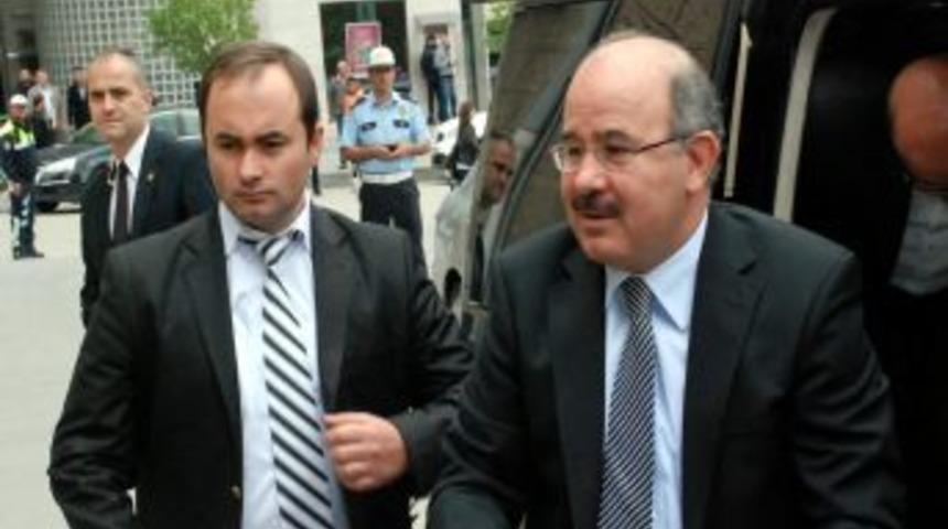 &Ccedil;elik, Pınarbaşı İl&ccedil;e Emniyet Binasına Y&ouml;nelik Ter&ouml;r Saldırısını Kınadı