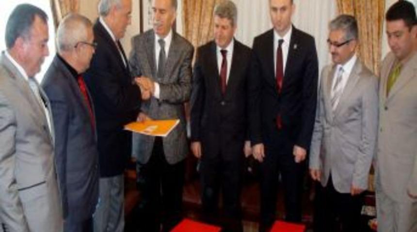 Karacabey Belediyesi'nden Anadolu Lisesi'ne Spor Salonu