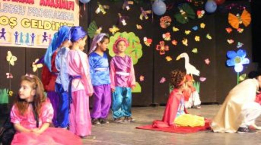 &Ccedil;ocuklar Anne Babalarını Eğlendirdi