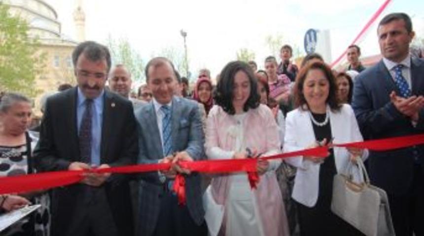 Belediye Başkanı Eşi Ayşenur Küçükler'den Yoksul Aileler Yararına Kermes