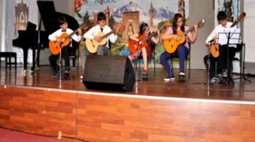 Odt&uuml; Kolejinde M&uuml;zik Dinletisi