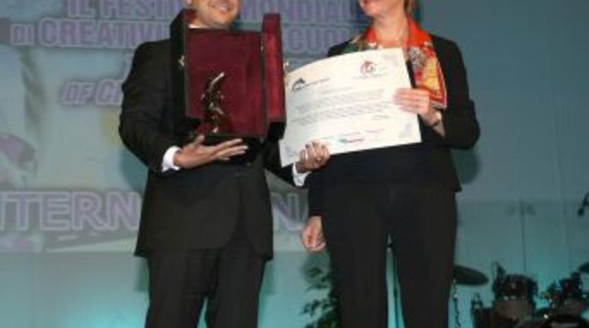 Uluslararası &Ccedil;ocuk &Uuml;niversitesi Projesi, Eğitimin Oskarı &Ouml;d&uuml;l&uuml;n&uuml; Kazandı