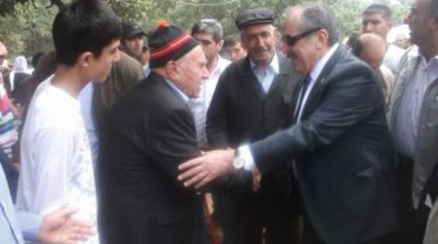 Eski Devlet Bakanı Ensarioğlu, Şeyh Malan Panayırı'na Katıldı