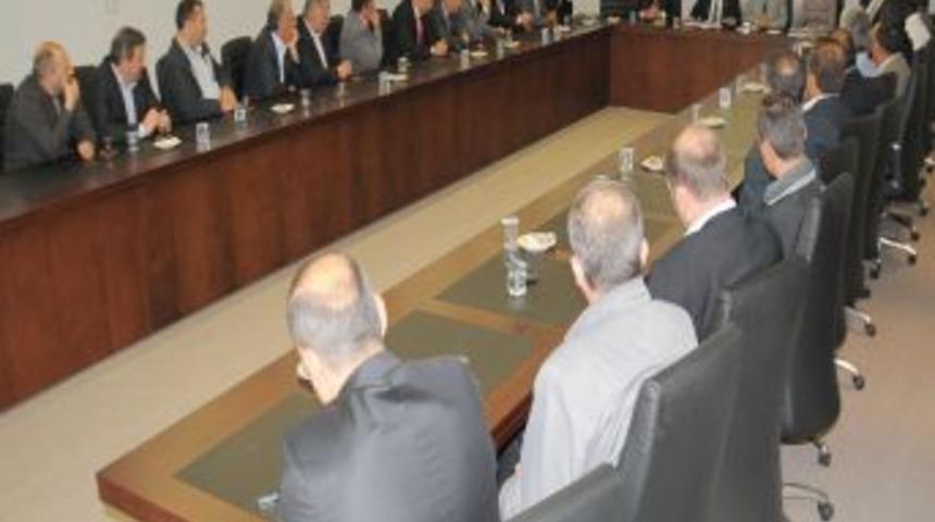 Başkan G&uuml;mr&uuml;k&ccedil;&uuml;oğlu Şof&ouml;r Esnafı İle Biraya Geldi