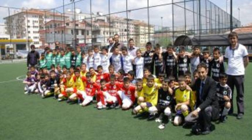 Mamak'ta Bilgi Evleri Futbol Turnuvası