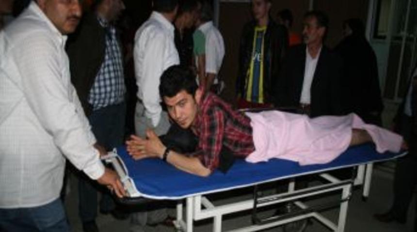 Asker Uğurlarken &Ccedil;ıkar Arbedede 3 Kişi Bı&ccedil;aklandı