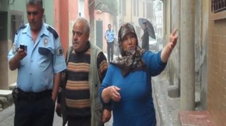 Alev Alan T&uuml;p&uuml; Battaniyeye Sarıp Dışarı Atarak Evini K&uuml;le D&ouml;nmekten Kurtardı