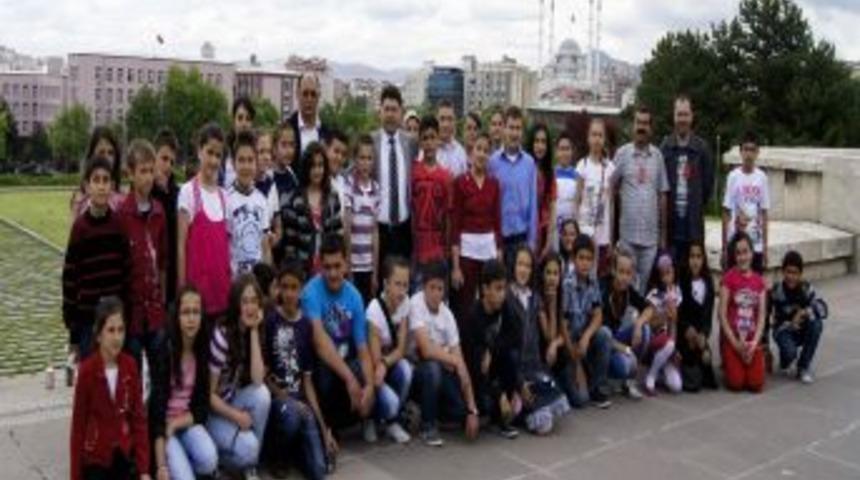 &Ouml;ğrencilerden Milletvekili Tun&ccedil;'a Ziyaret