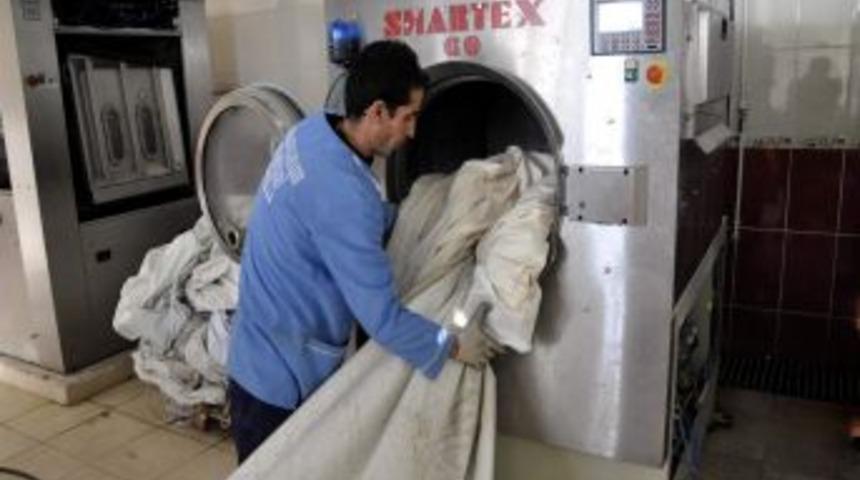 Vanlı Depremzedelere Dağıtılan &Ccedil;adırlardın Toplatılması