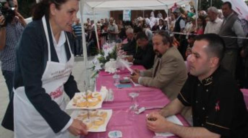 D&uuml;zce'de Halk Eğitim G&uuml;nleri Renkli Başladı