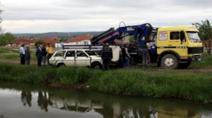 Eskişehir'de Sulama Kanalına Ara&ccedil; D&uuml;şt&uuml;