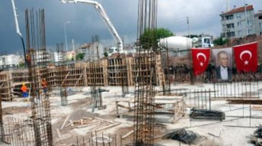 Hi&ccedil; Okula Gitmeyen Hayırseverin Bağışıyla 18 Derslikli Lise Yapılacak