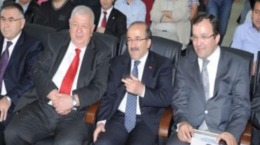 Trabzon Belediye Başkanı G&uuml;mr&uuml;k&ccedil;&uuml;oğlu'ndan Ankara &Uuml;niversitesi &Ouml;ğrencilerine Ders