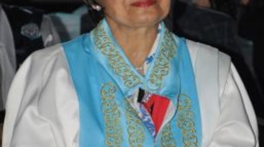 Ege &Uuml;nıversıtesı Mezunlarını G&ouml;rkemlı Bır T&ouml;renle Uğurladı