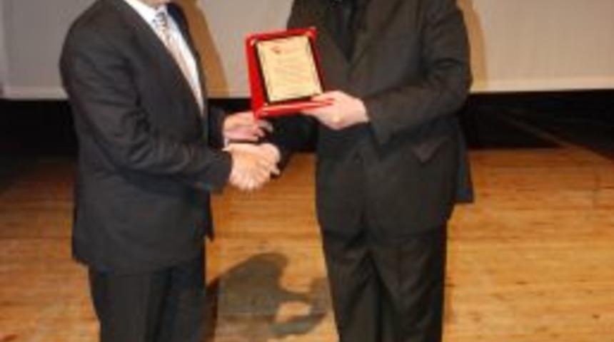 Dr. Senai Demirci: Mutluluğun Temelinde Fedekarlık Yatar