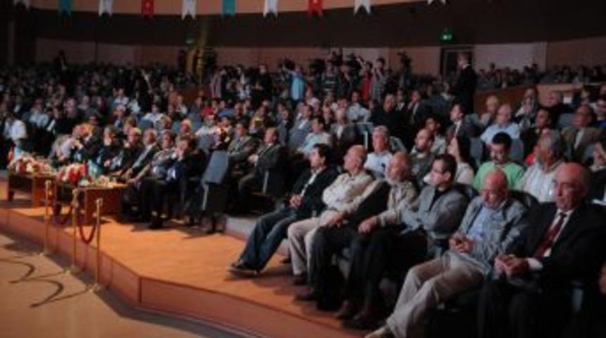 Şiir Festivalinde Şairler Ge&ccedil;idi