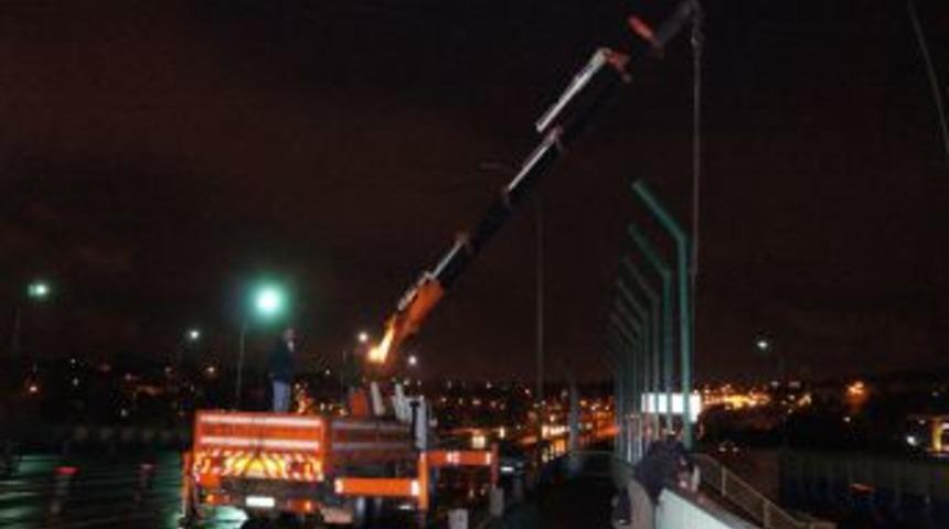 Hali&ccedil; K&ouml;pr&uuml;s&uuml;&rsquo;nde Bariyer &Ccedil;alışması Yapıldı