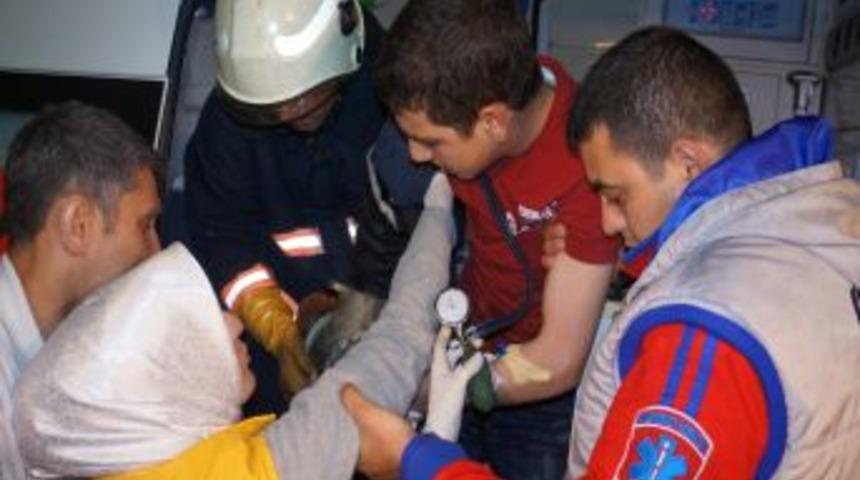 14 Yaşındaki &Ccedil;ocuk, Elini Kaptırdığı Kıyma Makinesiyle Hastaneye Geldi