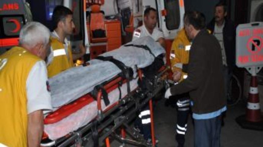 Otomobiliyle &Ccedil;arptığı Şahsı &Ouml;l&uuml;me Terk Etti