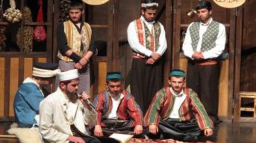 Ahilik Tiyatro İle Anlatıldı