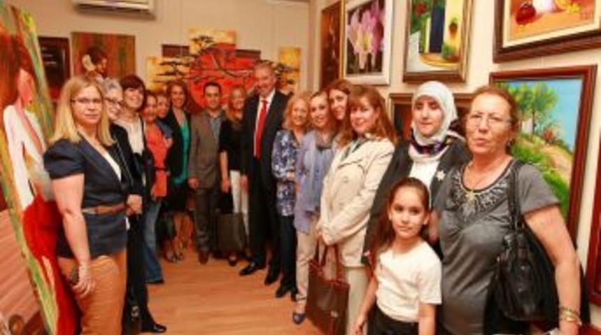 Başakşehir Gelişim Akademisi Kursiyerlerinin Yıl Sonu Sergisi A&ccedil;ıldı