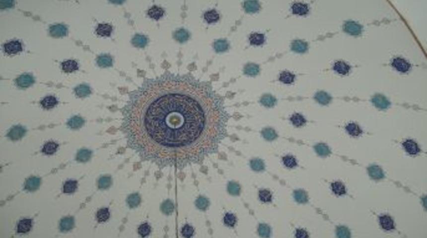 Yeditepe Merkez Camii'nde I&ccedil; Dekorasyon Yenileniyor