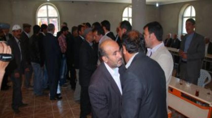 Patnoslu İşadamı Sabri &Ouml;zel, Kan Davalı Iki Aileyi Barıştırdı