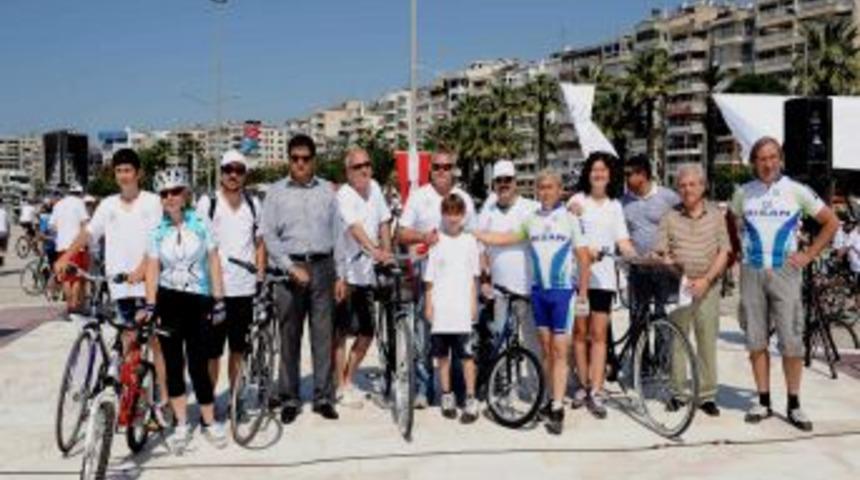 Karşıyaka'da Pedallar Sağlıklı Yaşam İ&ccedil;in D&ouml;nd&uuml;