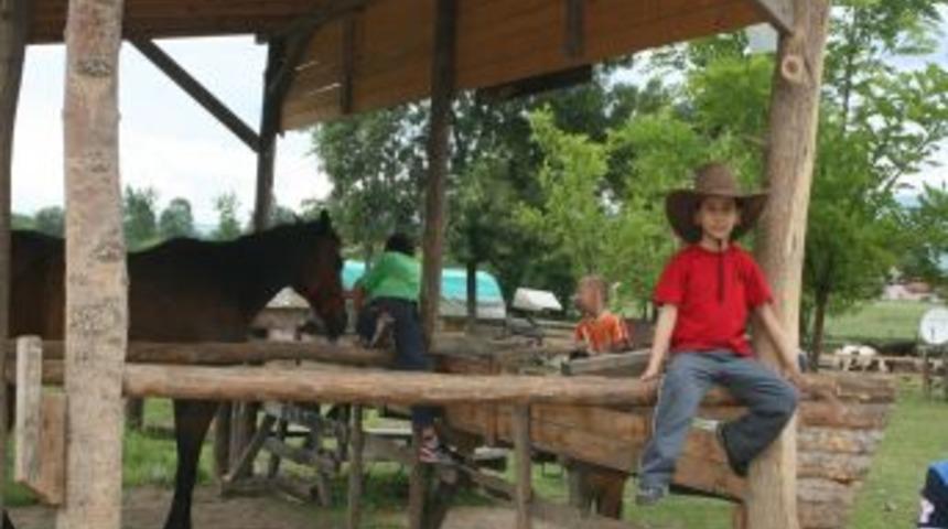 Düzce'de Öğrenci Velileri Kahvaltıda Bir Araya Geldi