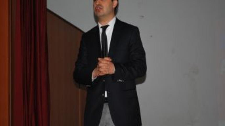 "başarıda Anne Ve Babanın Rol&uuml;" Konulu Konferansa B&uuml;y&uuml;k İlgi