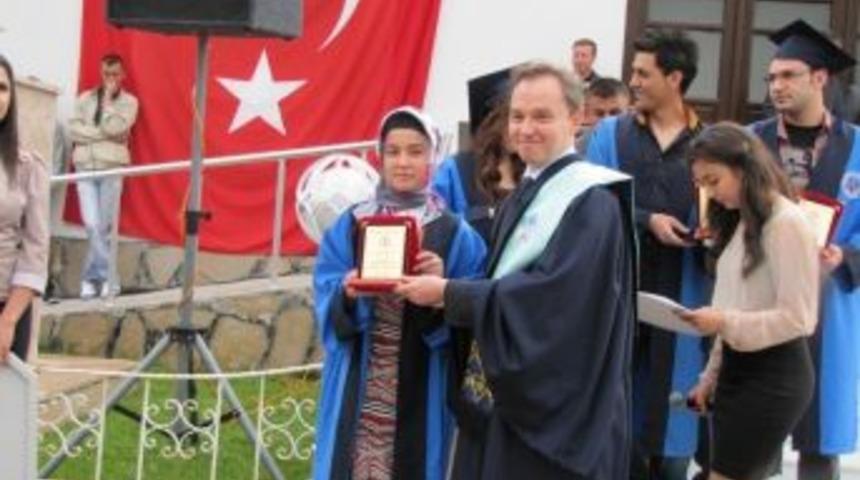 Hisarcık Myo'da Mezuniyet Coşkusu